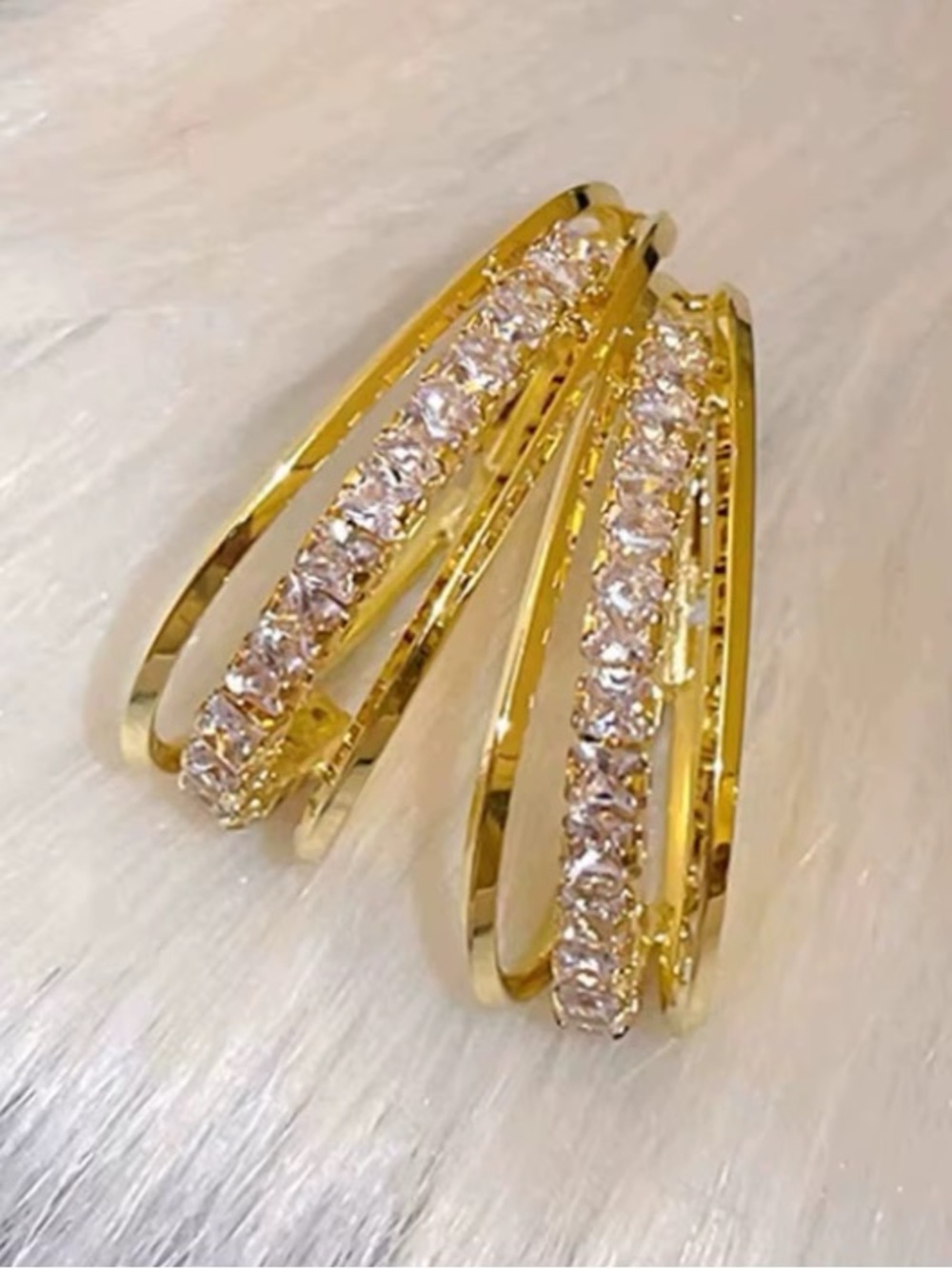 ***Exquisite Gold Crystal Hoop Earrings - Elegant Women's Jewelry